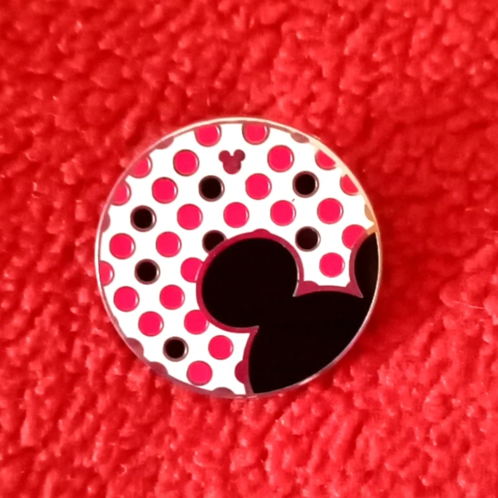 HIDDEN MICKEY POLKA DOT PIN - Picture 1 of 3